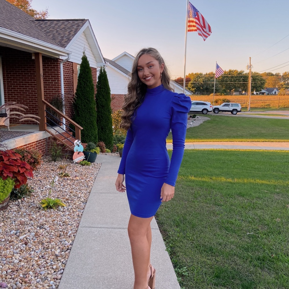 Allison and Kelly Kentucky blue dress